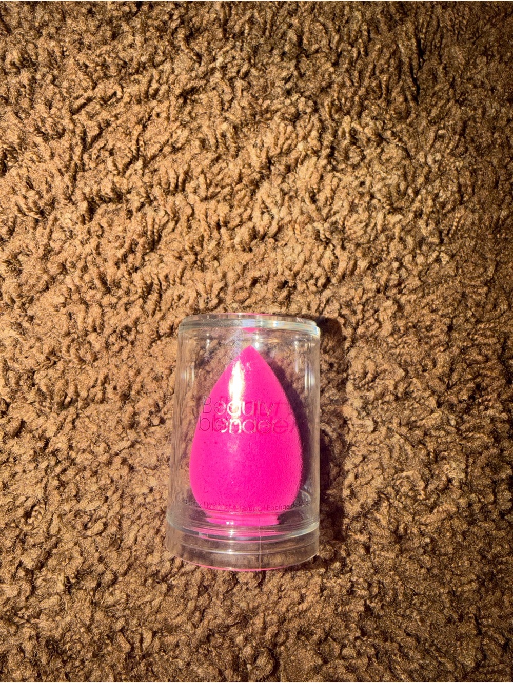 beautyblender Hot Pink Makeup Sponge with Clear Travel Case